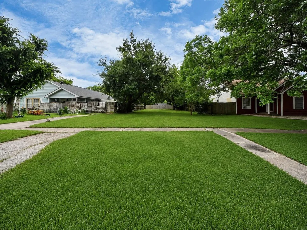 111 6th Avenue Texas City, TX 77590