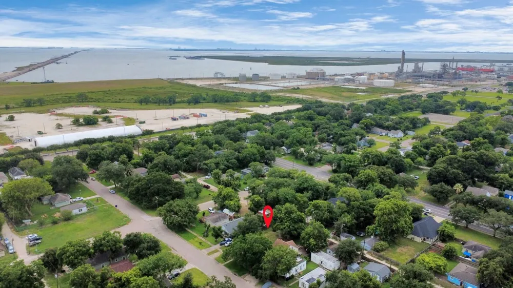 111 6th Avenue Texas City, TX 77590