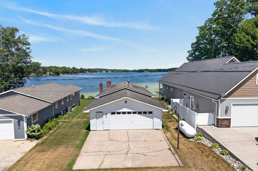 8758 Pike Street Mecosta, MI 49332