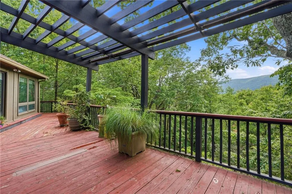 214 Ponderosa Lane Waleska, GA 30183