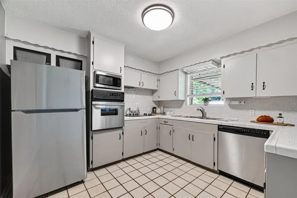 5114 Beechnut Street Houston, TX 77096
