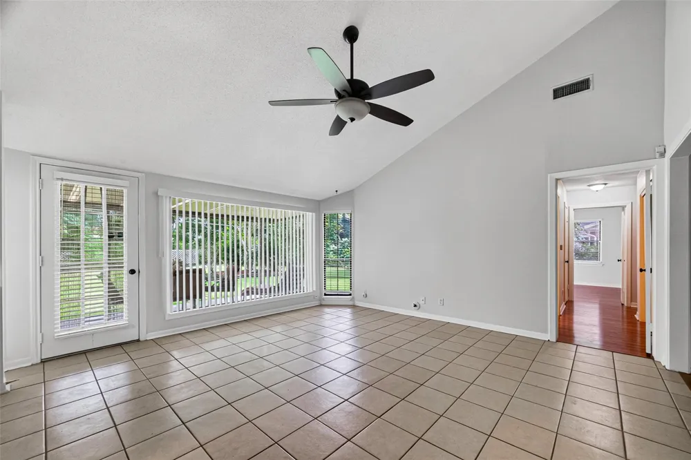 5114 Beechnut Street Houston, TX 77096