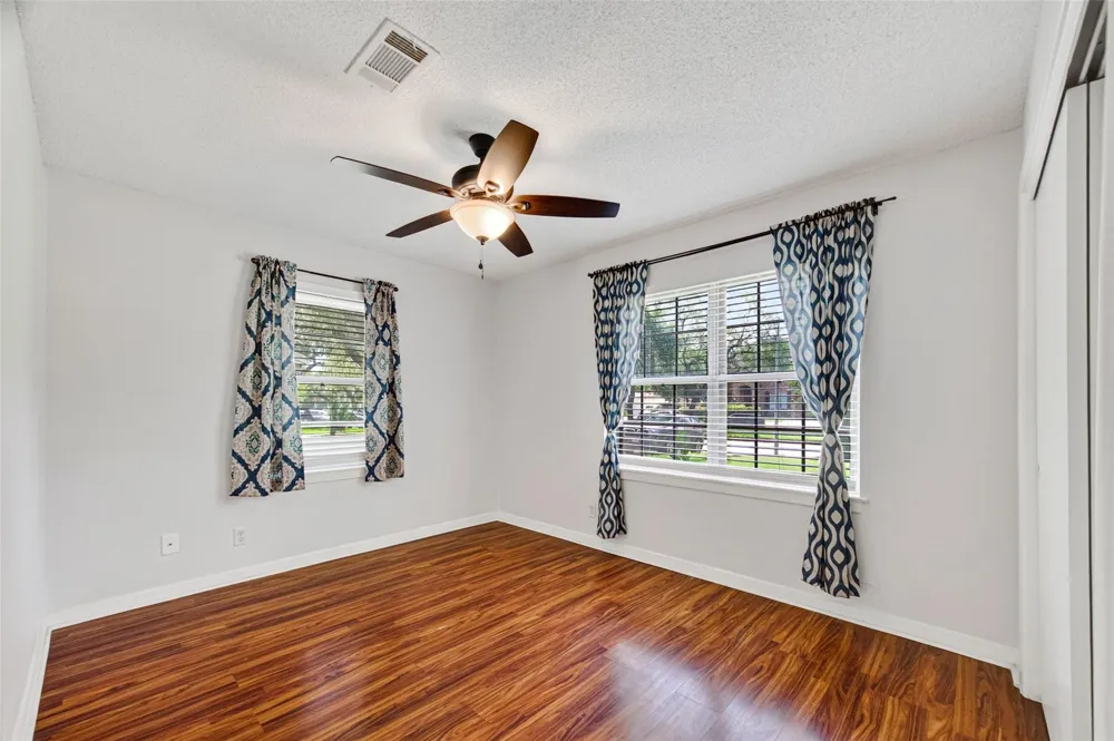 5114 Beechnut Street Houston, TX 77096