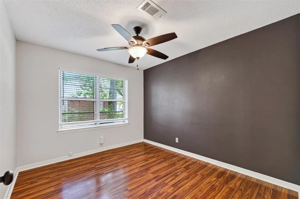 5114 Beechnut Street Houston, TX 77096