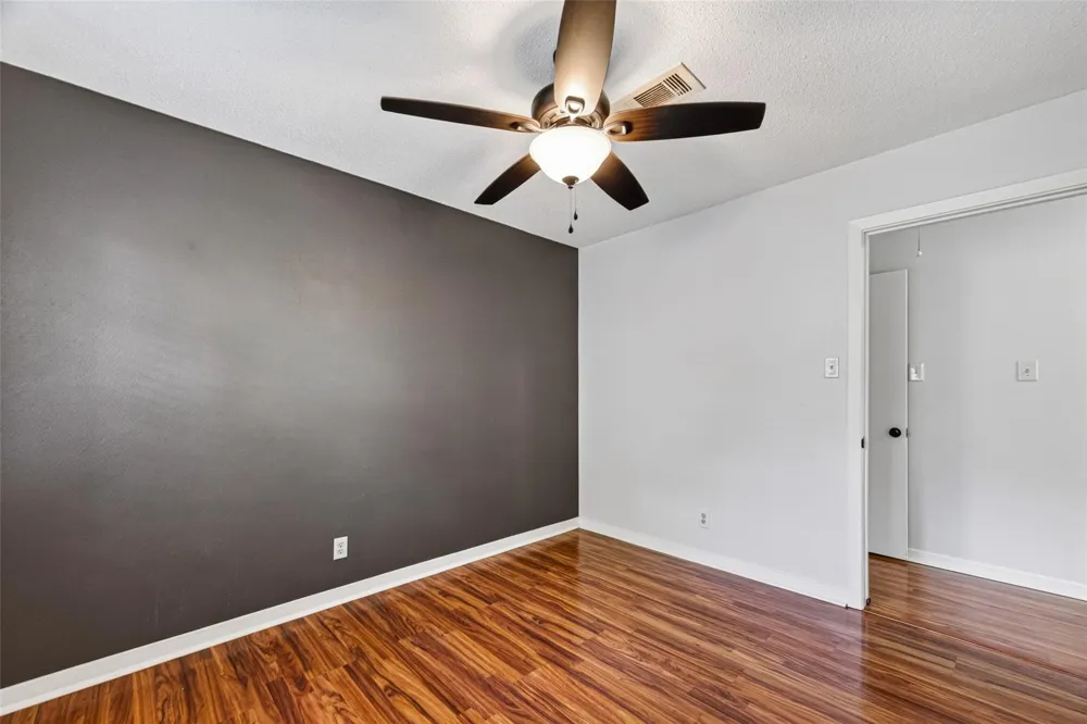 5114 Beechnut Street Houston, TX 77096