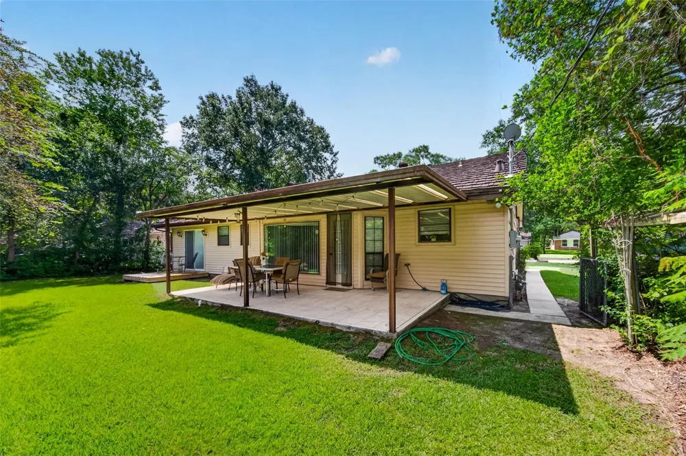 5114 Beechnut Street Houston, TX 77096