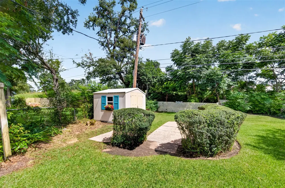 5114 Beechnut Street Houston, TX 77096