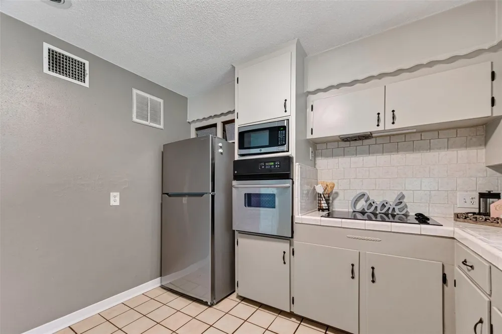 5114 Beechnut Street Houston, TX 77096