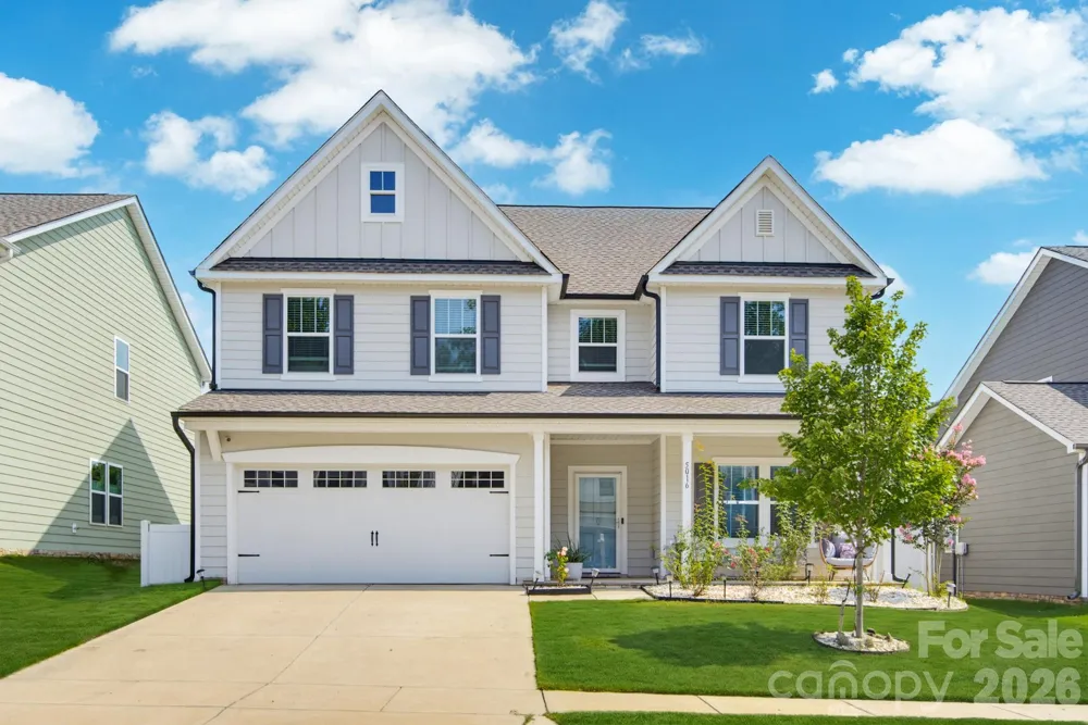 5016 Mooreland Oaks Way Mount Holly, NC 28120