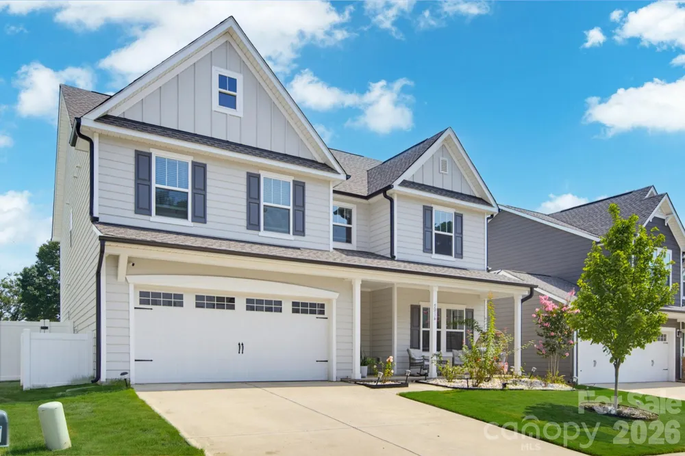 5016 Mooreland Oaks Way Mount Holly, NC 28120
