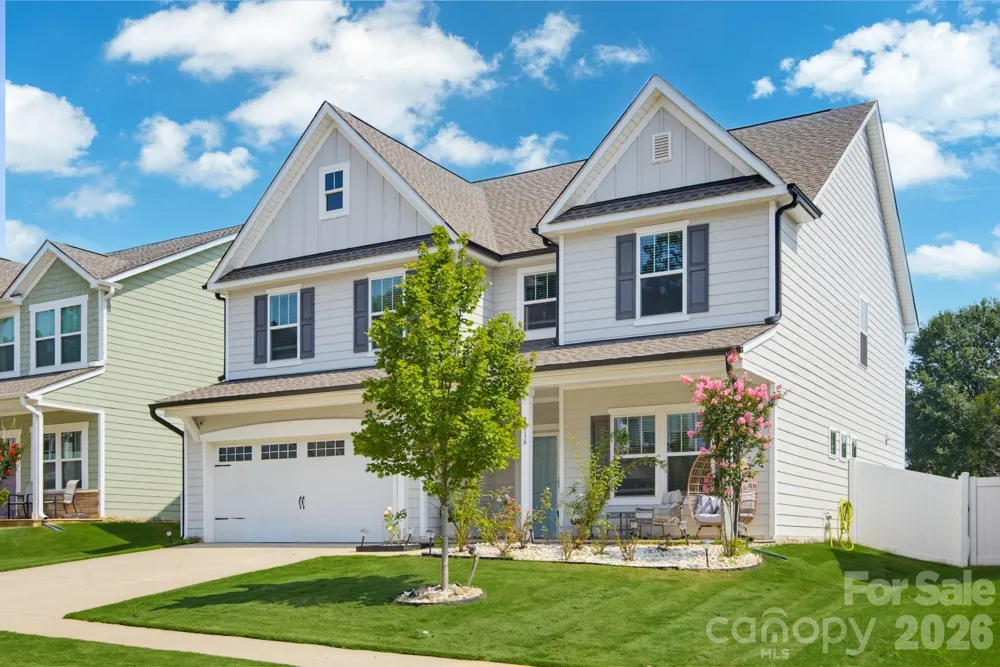 5016 Mooreland Oaks Way Mount Holly, NC 28120