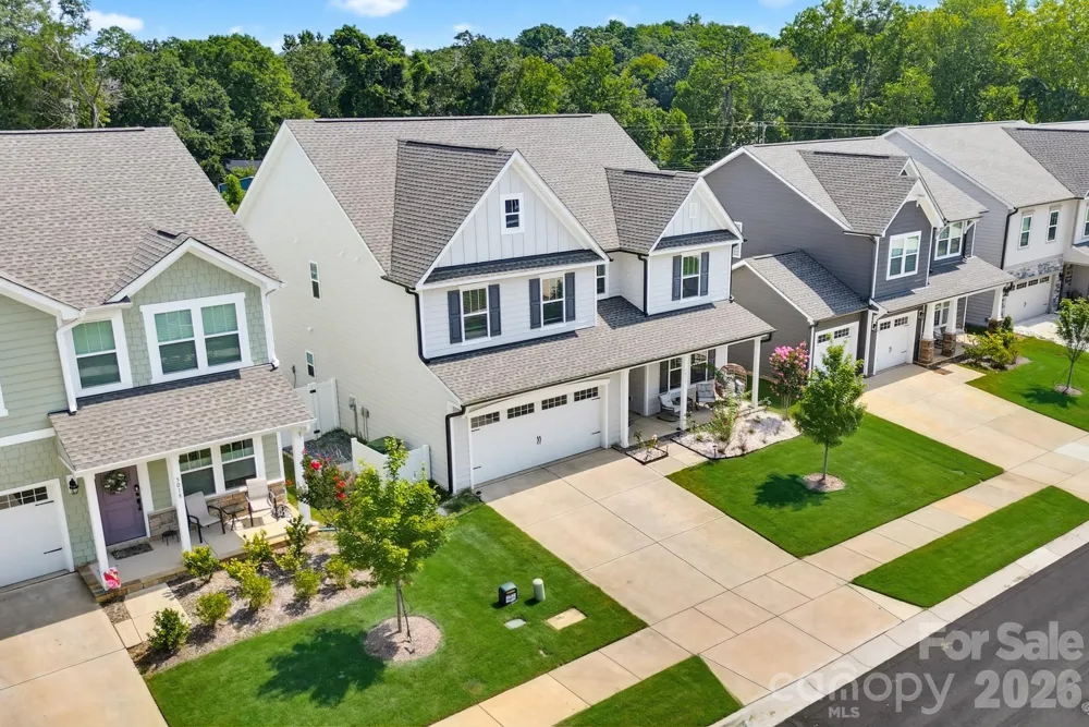 5016 Mooreland Oaks Way Mount Holly, NC 28120
