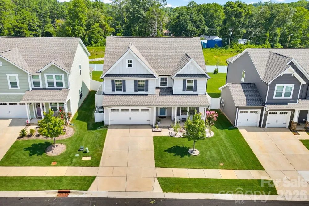 5016 Mooreland Oaks Way Mount Holly, NC 28120