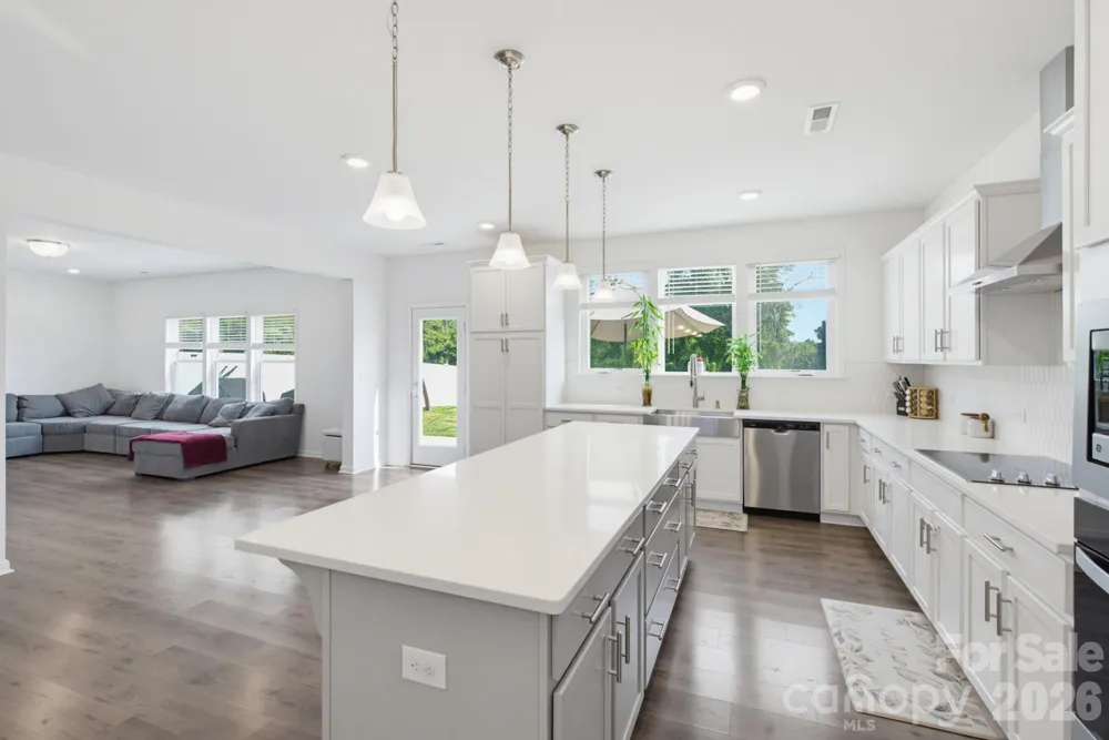 5016 Mooreland Oaks Way Mount Holly, NC 28120