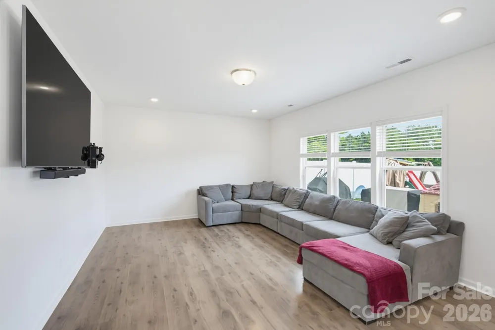 5016 Mooreland Oaks Way Mount Holly, NC 28120