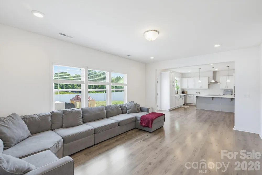 5016 Mooreland Oaks Way Mount Holly, NC 28120
