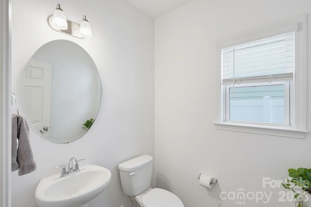 5016 Mooreland Oaks Way Mount Holly, NC 28120