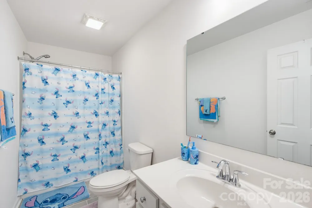 5016 Mooreland Oaks Way Mount Holly, NC 28120