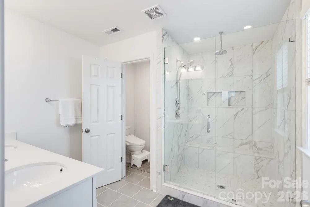 5016 Mooreland Oaks Way Mount Holly, NC 28120