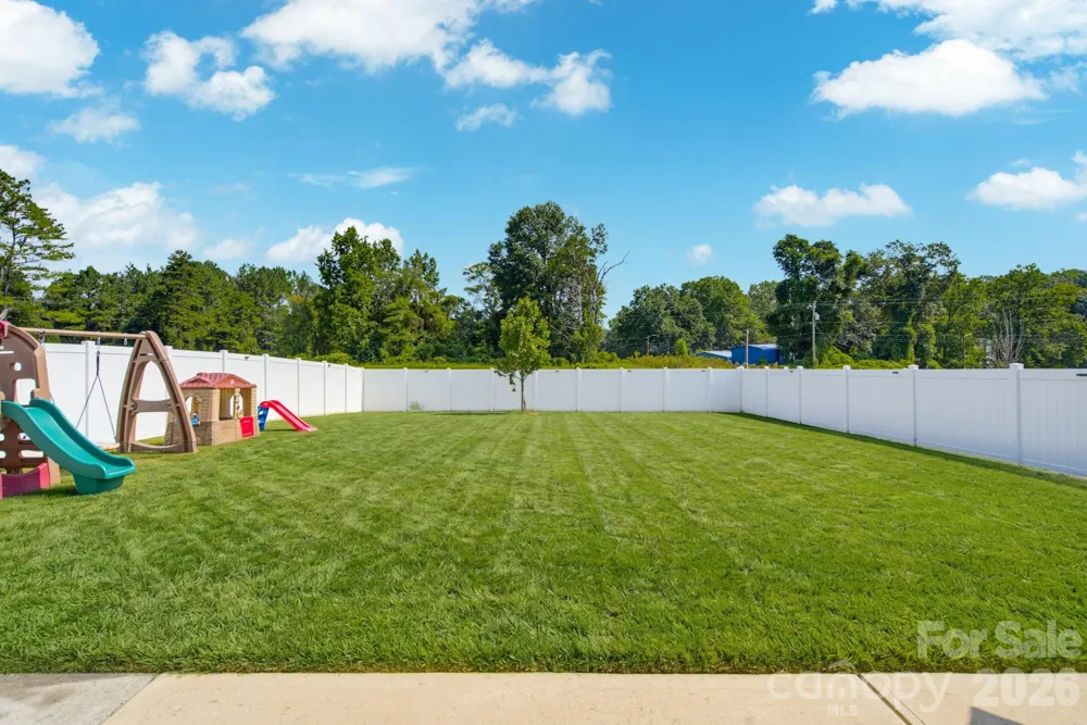 5016 Mooreland Oaks Way Mount Holly, NC 28120
