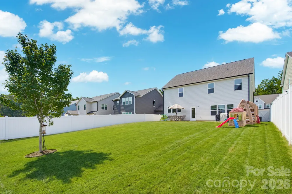 5016 Mooreland Oaks Way Mount Holly, NC 28120