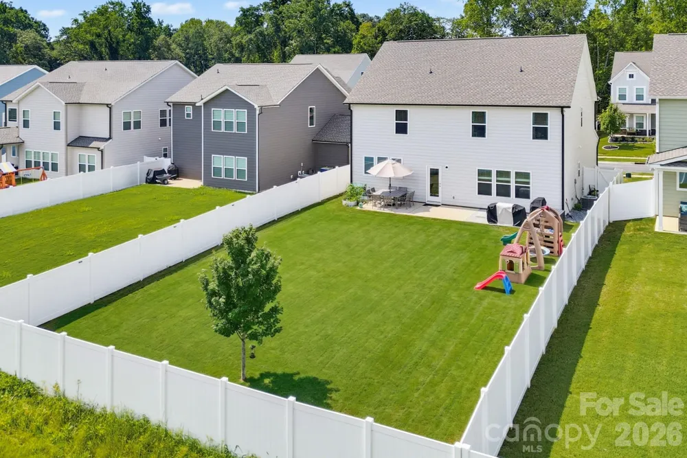 5016 Mooreland Oaks Way Mount Holly, NC 28120