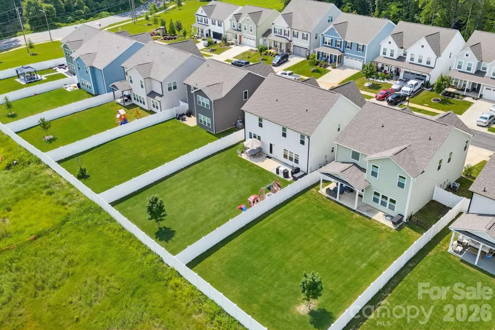 5016 Mooreland Oaks Way Mount Holly, NC 28120