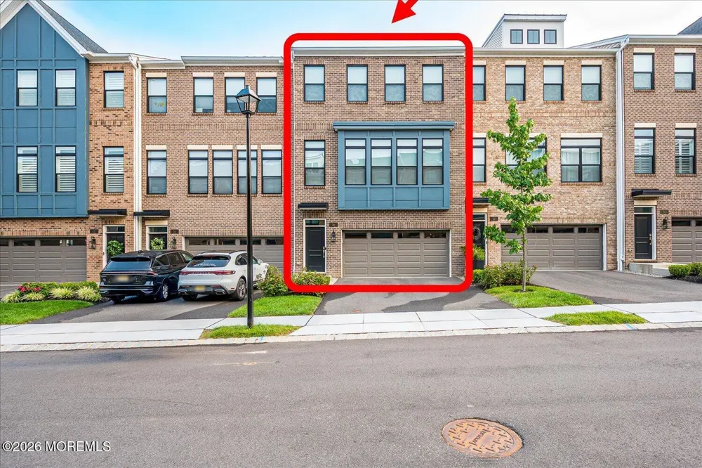 16 Valiant Court Middletown, NJ 07748
