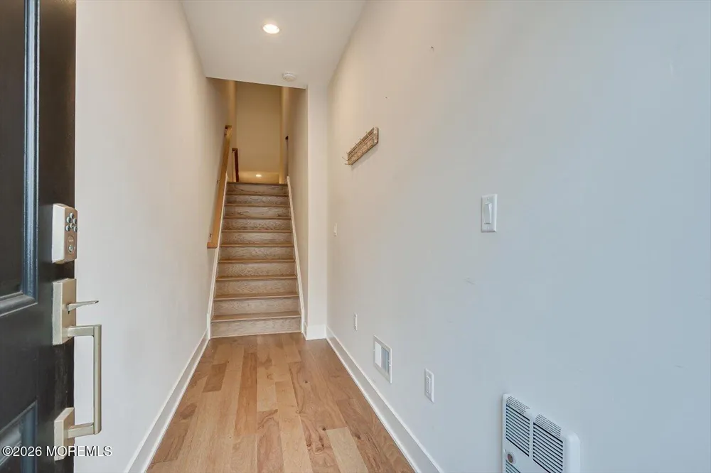 16 Valiant Court Middletown, NJ 07748