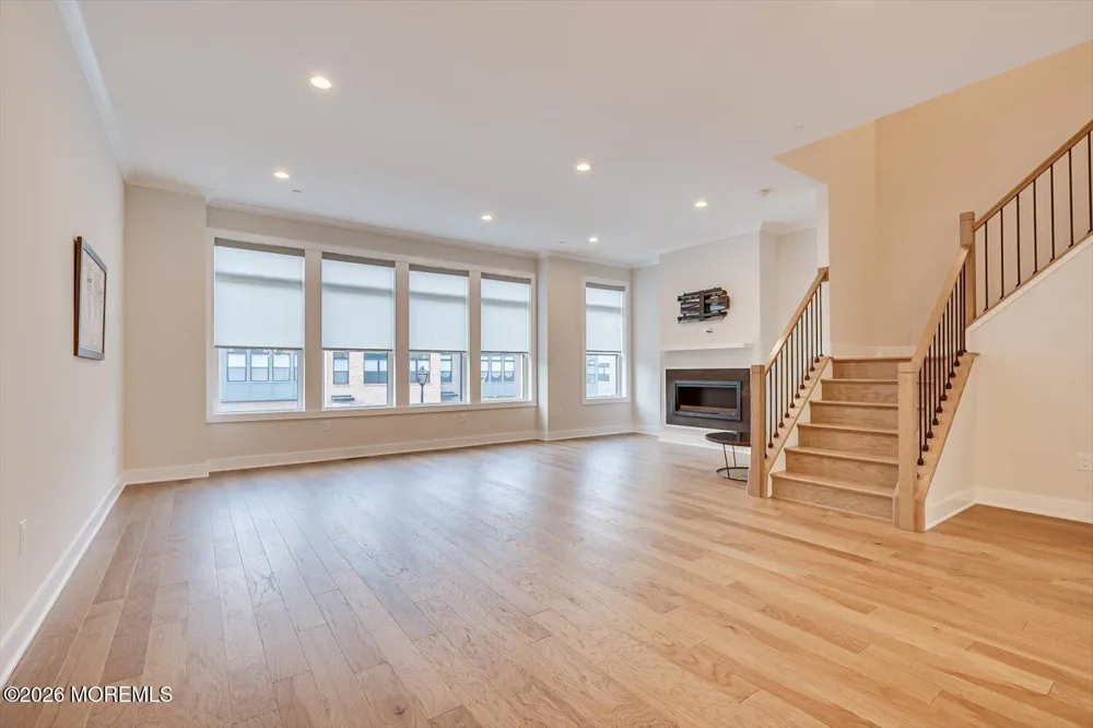 16 Valiant Court Middletown, NJ 07748