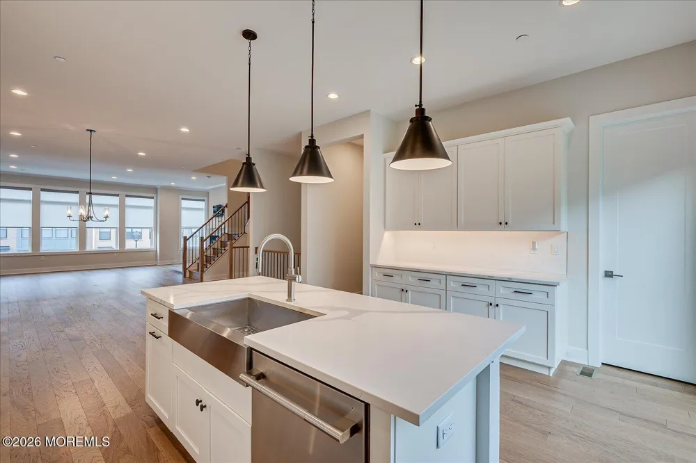 16 Valiant Court Middletown, NJ 07748