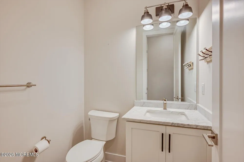 16 Valiant Court Middletown, NJ 07748