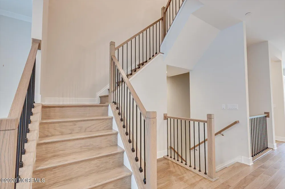 16 Valiant Court Middletown, NJ 07748
