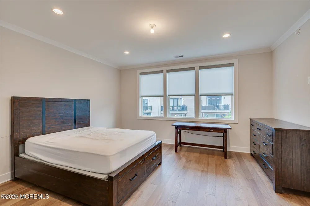 16 Valiant Court Middletown, NJ 07748