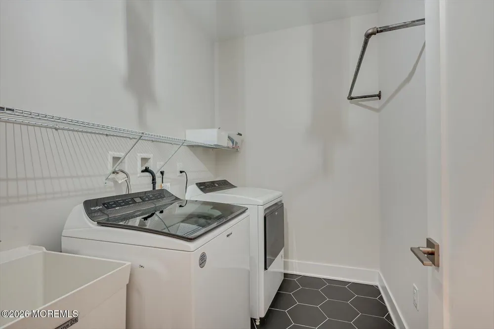 16 Valiant Court Middletown, NJ 07748