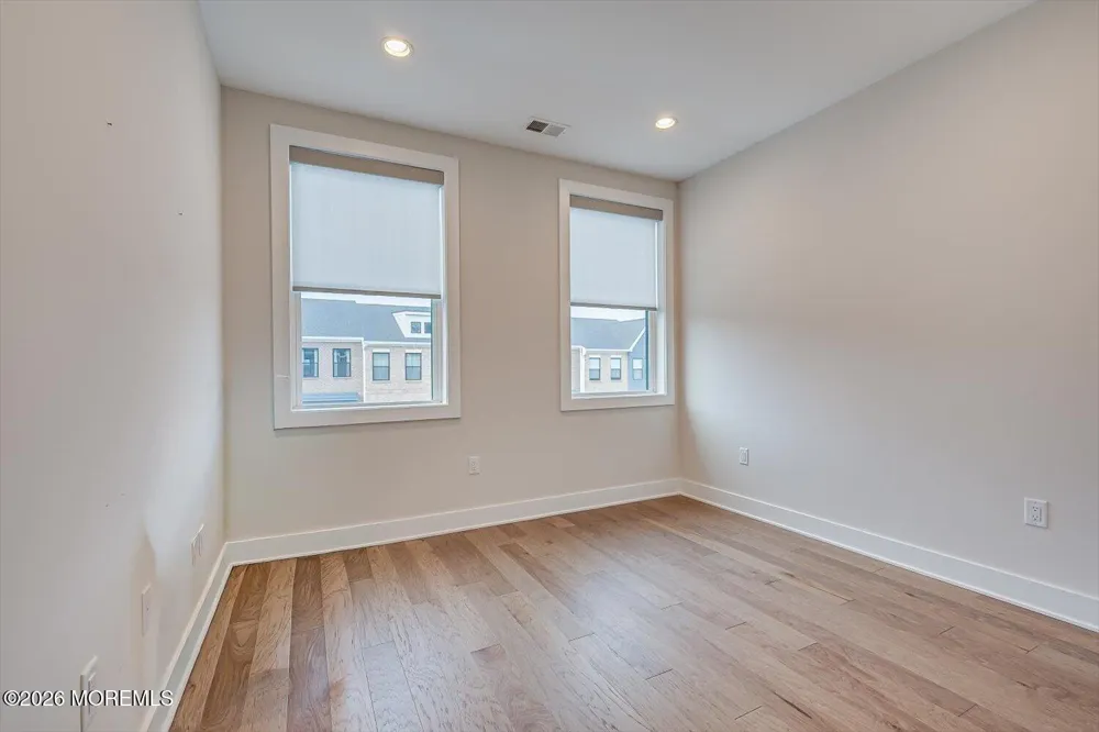 16 Valiant Court Middletown, NJ 07748