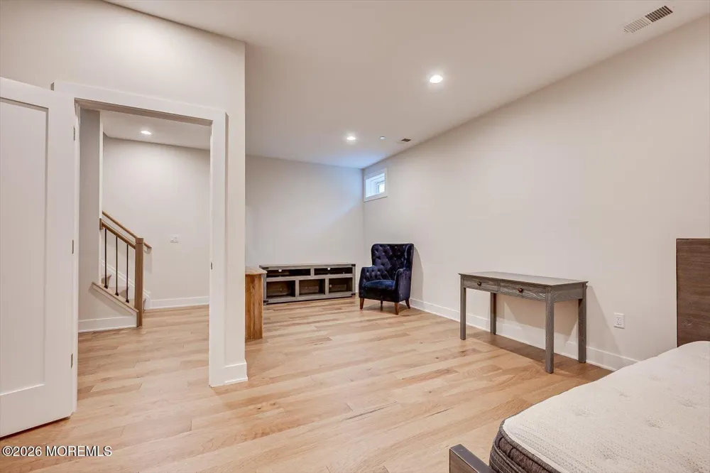 16 Valiant Court Middletown, NJ 07748