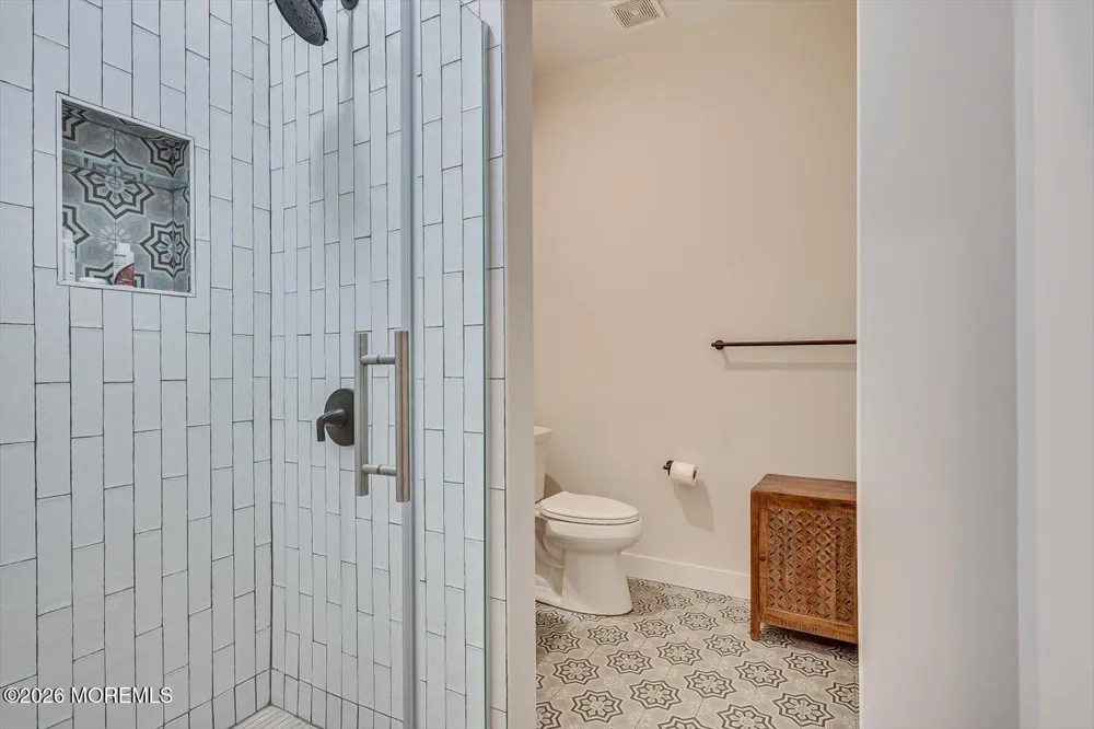 16 Valiant Court Middletown, NJ 07748