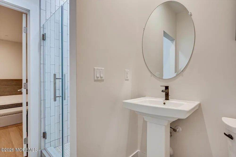 16 Valiant Court Middletown, NJ 07748