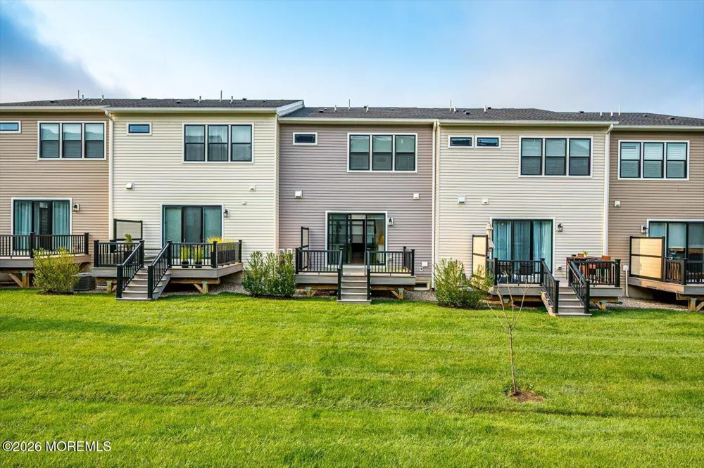 16 Valiant Court Middletown, NJ 07748
