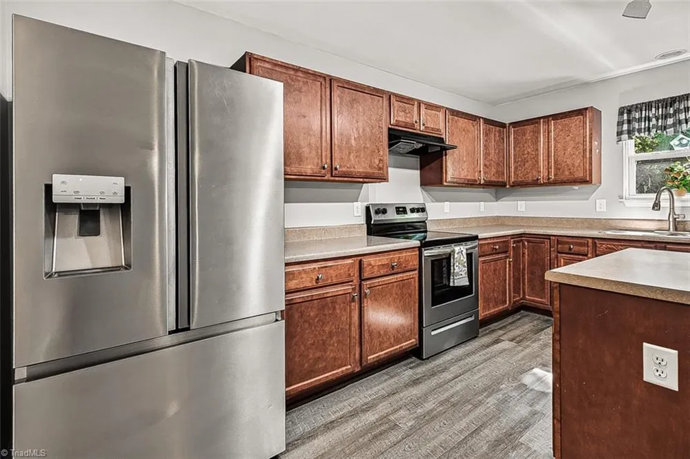 2964 Mimosa Court Randleman, NC 27317
