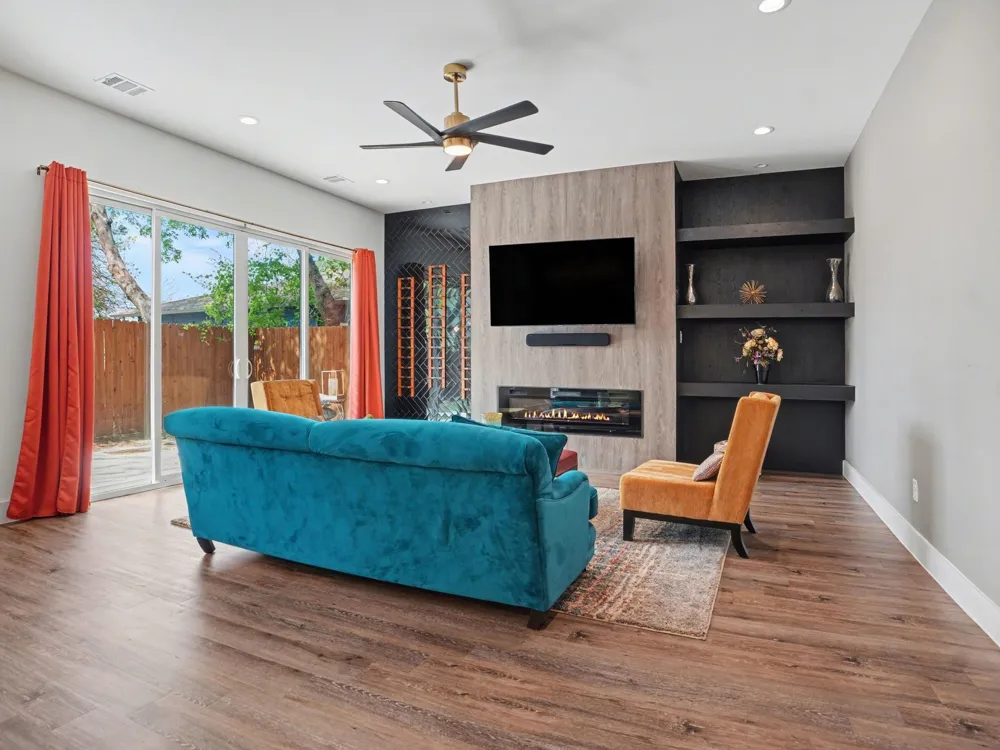 324 S Main Street Cedar Hill, TX 75104