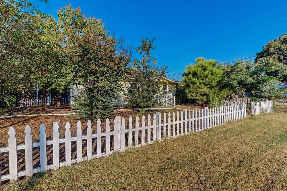 700 Broadway Avenue Euless, TX 76040