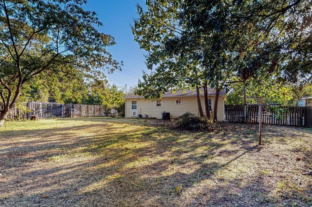 700 Broadway Avenue Euless, TX 76040
