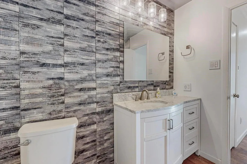 700 Broadway Avenue Euless, TX 76040