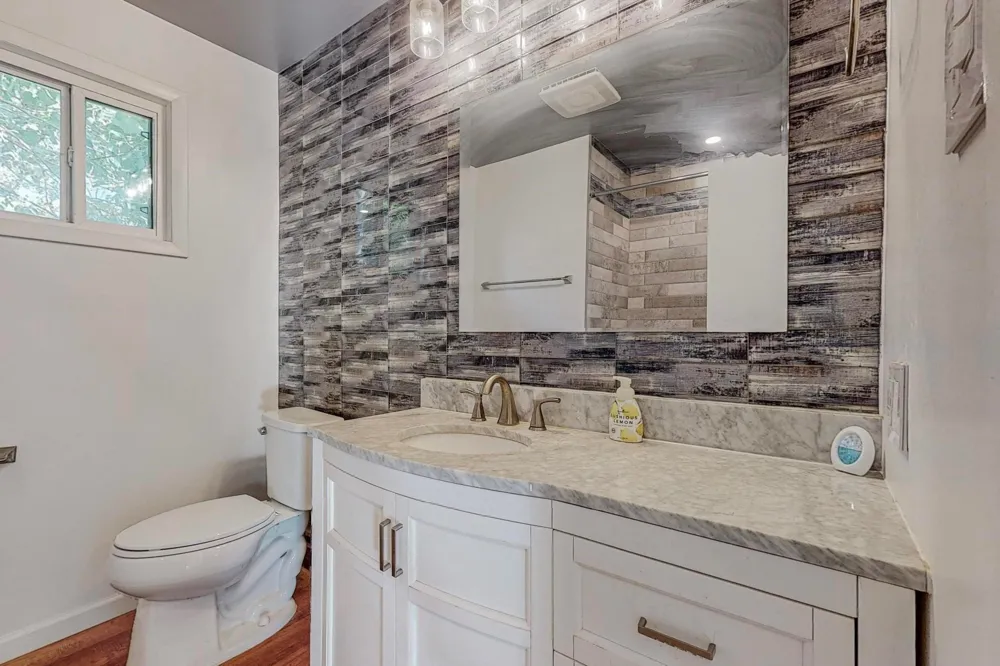 700 Broadway Avenue Euless, TX 76040