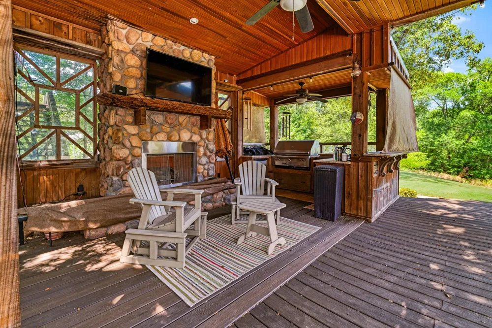618 County Road 33970 Powderly, TX 75473