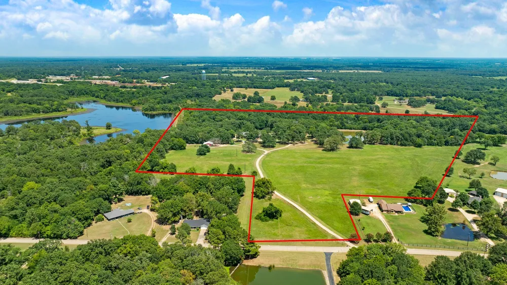 618 County Road 33970 Powderly, TX 75473
