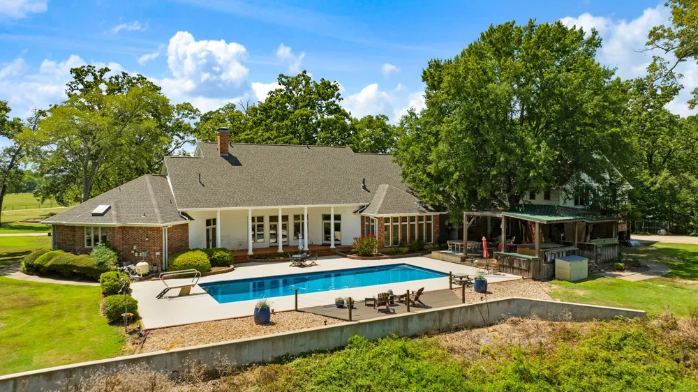 618 County Road 33970 Powderly, TX 75473