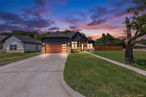 1500 Deer Trail